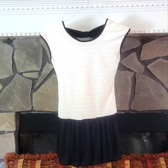 GIRL'S SPEECHLESS DRESS 10 - Picture 1 of 13